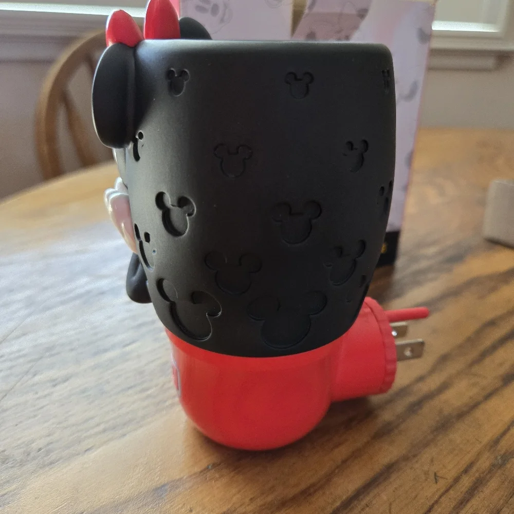 👀50% OFF👃🔌NWT‼️ Scentsy 